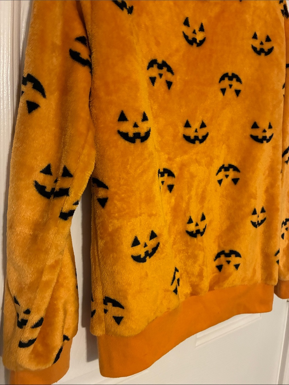 Orange Halloween Pumpkin Fleece Sweater Medium 7-9 - Picture 7 of 7